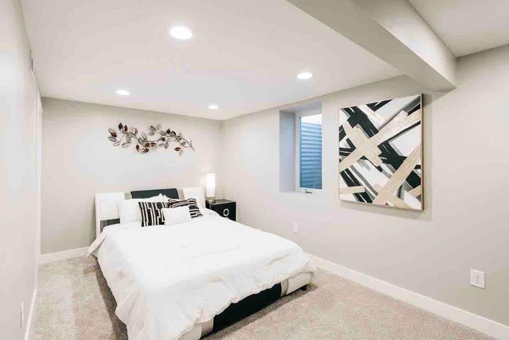 Beautiful Luxury Home Freshly Renovated With Big Yard, Seating & Grill Pad Cottage Grove Exteriör bild